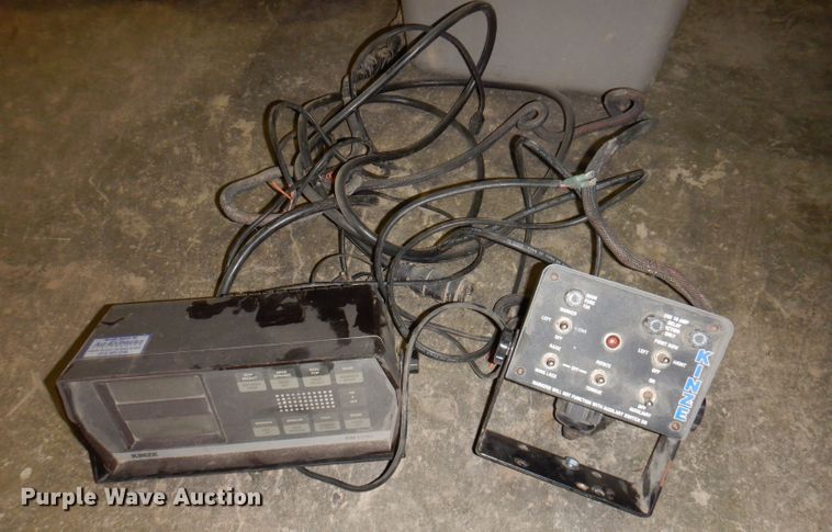 image for item DL5961 Kinze 2600  split row no-till planter