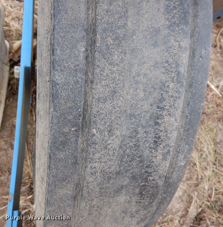 image for item DL5961 Kinze 2600  split row no-till planter