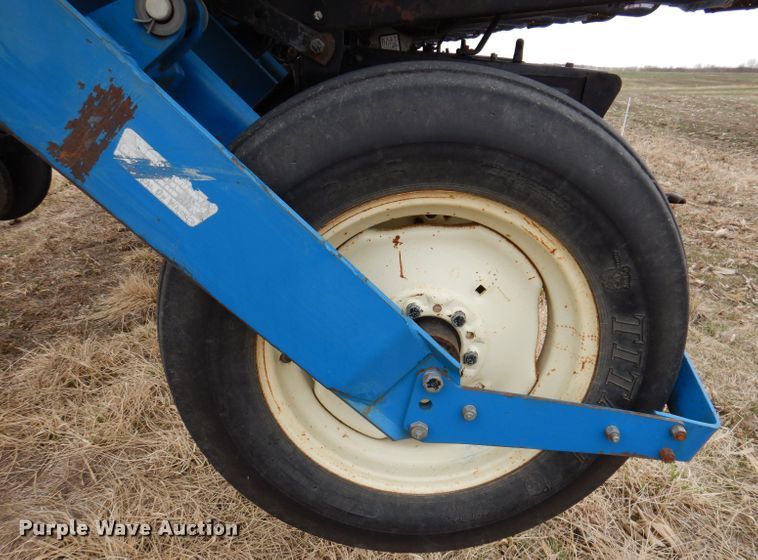 image for item DL5961 Kinze 2600  split row no-till planter