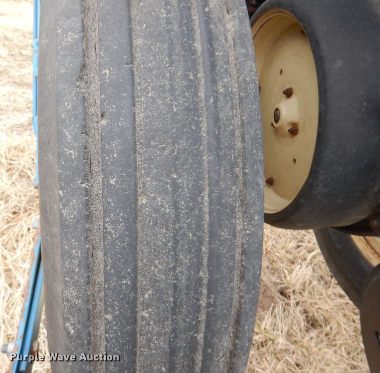 image for item DL5961 Kinze 2600  split row no-till planter