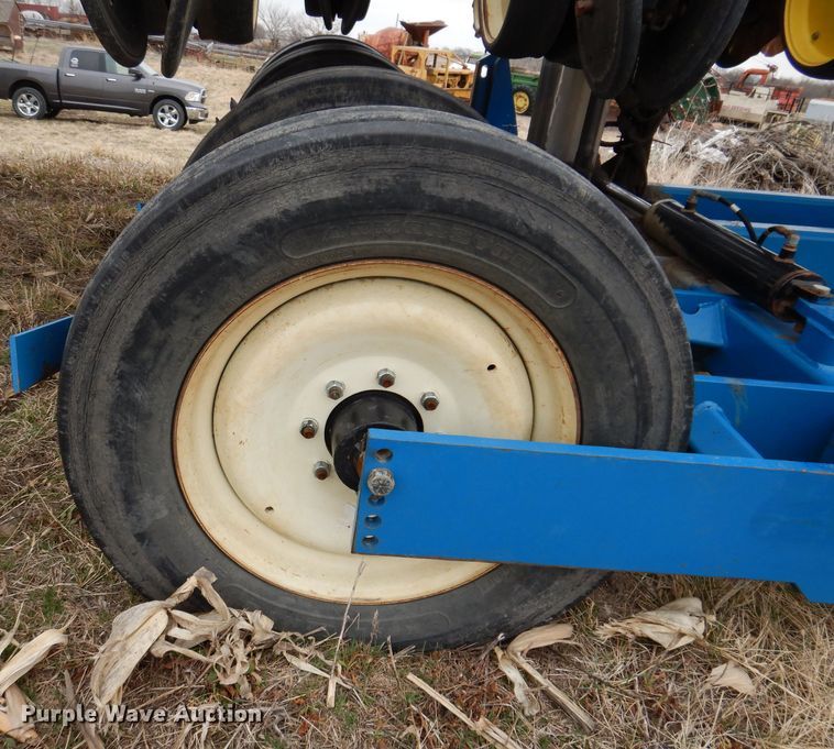 image for item DL5961 Kinze 2600  split row no-till planter