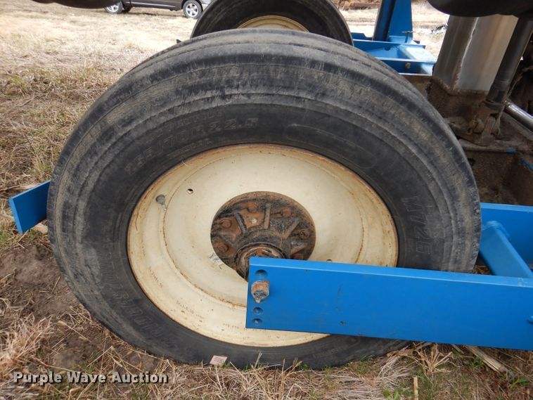 image for item DL5961 Kinze 2600  split row no-till planter