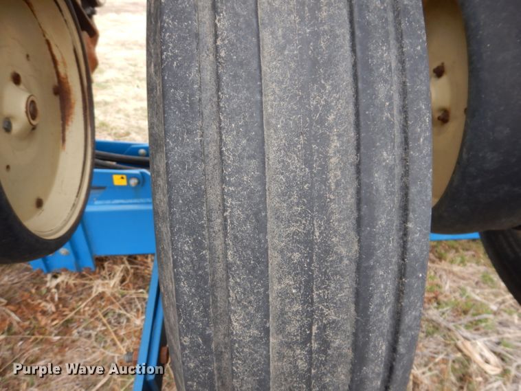 image for item DL5961 Kinze 2600  split row no-till planter