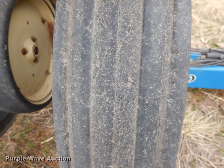 image for item DL5961 Kinze 2600  split row no-till planter