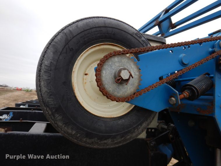 image for item DL5961 Kinze 2600  split row no-till planter