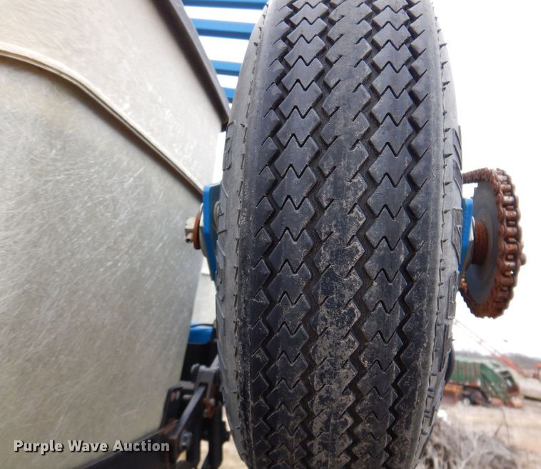 image for item DL5961 Kinze 2600  split row no-till planter