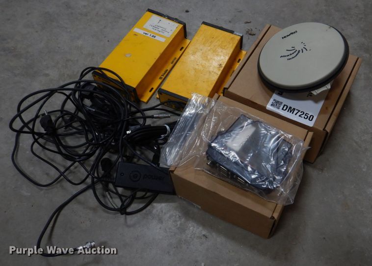 image for item DM7250 RTK base station