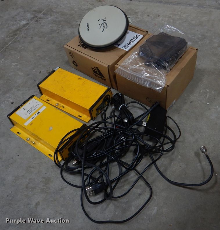 image for item DM7250 RTK base station