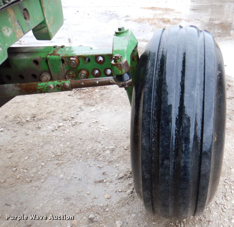 image for item DN1477 1982 John Deere 4840  tractor