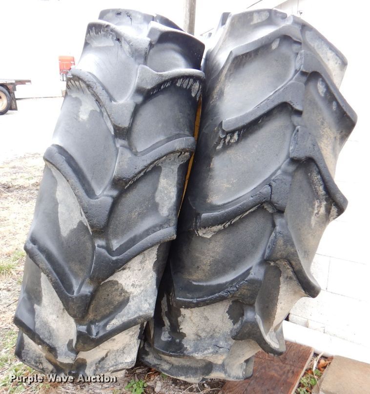 image for item DN1477 1982 John Deere 4840  tractor