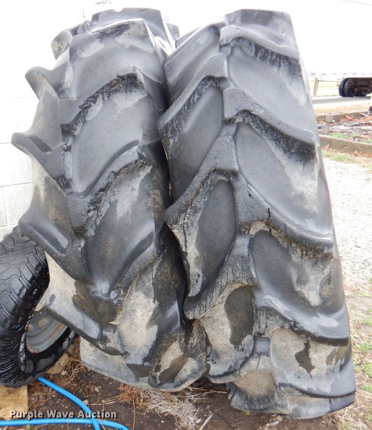 image for item DN1477 1982 John Deere 4840  tractor