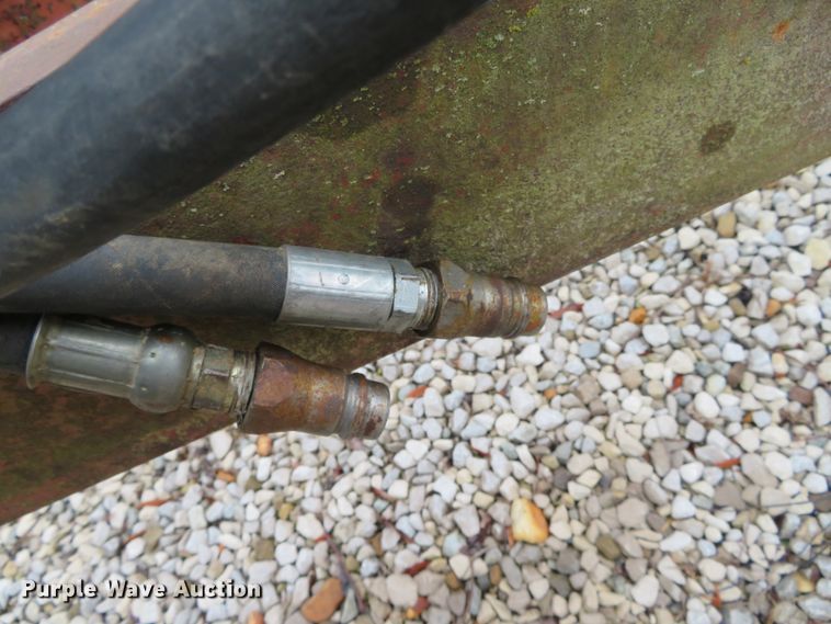 image for item DN7933 White 285  field cultivator