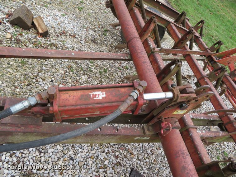 image for item DN7933 White 285  field cultivator