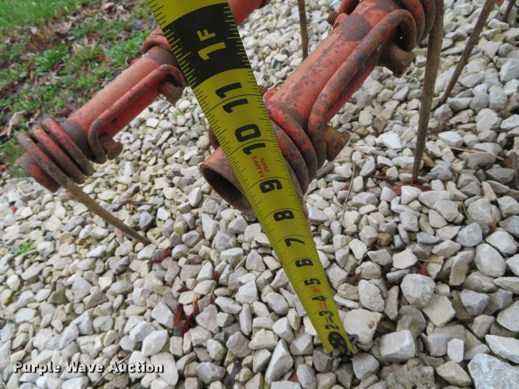 image for item DN7933 White 285  field cultivator