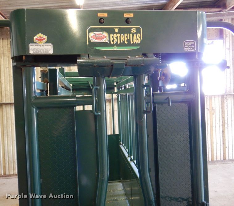 image for item DP3916 Tres Estrellas  livestock chute