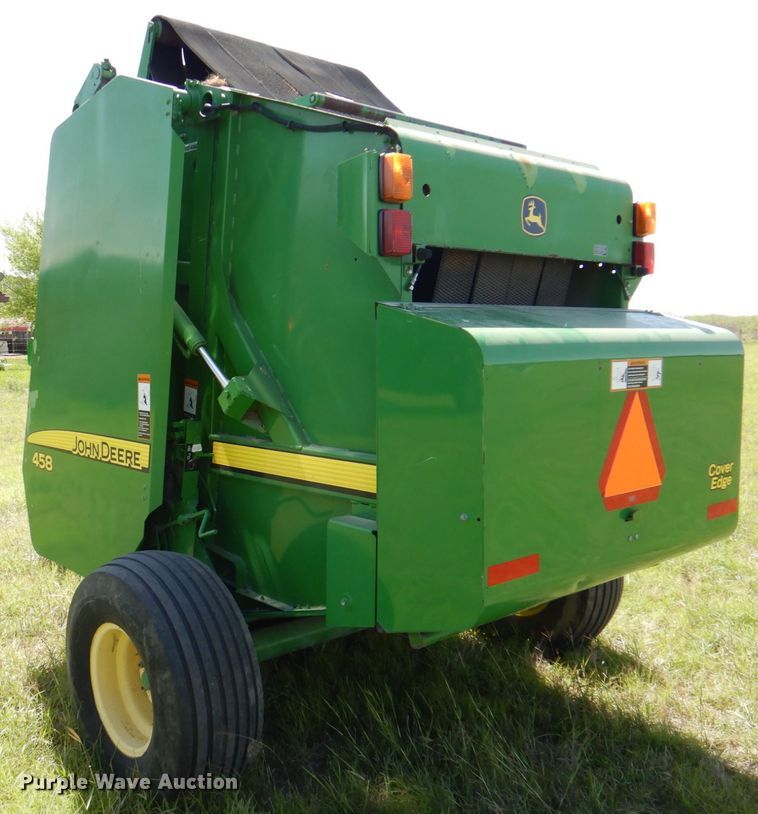 image for item DP3917 2007 John Deere 458  round baler