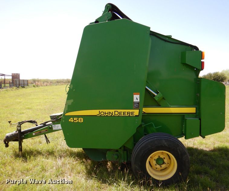 image for item DP3917 2007 John Deere 458  round baler
