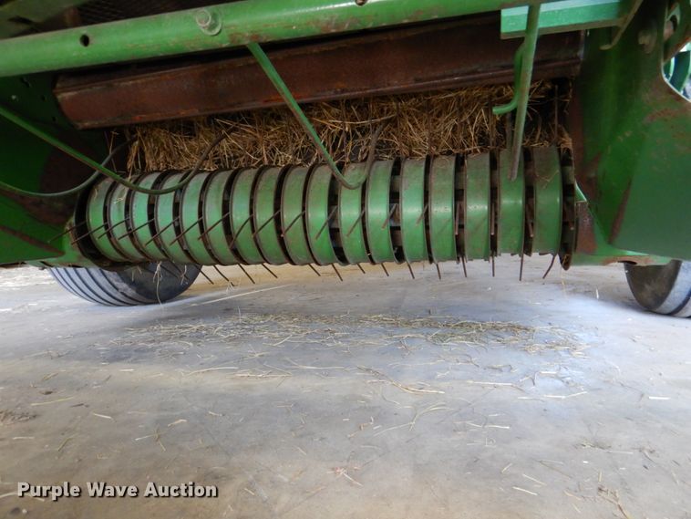 image for item DP3917 2007 John Deere 458  round baler