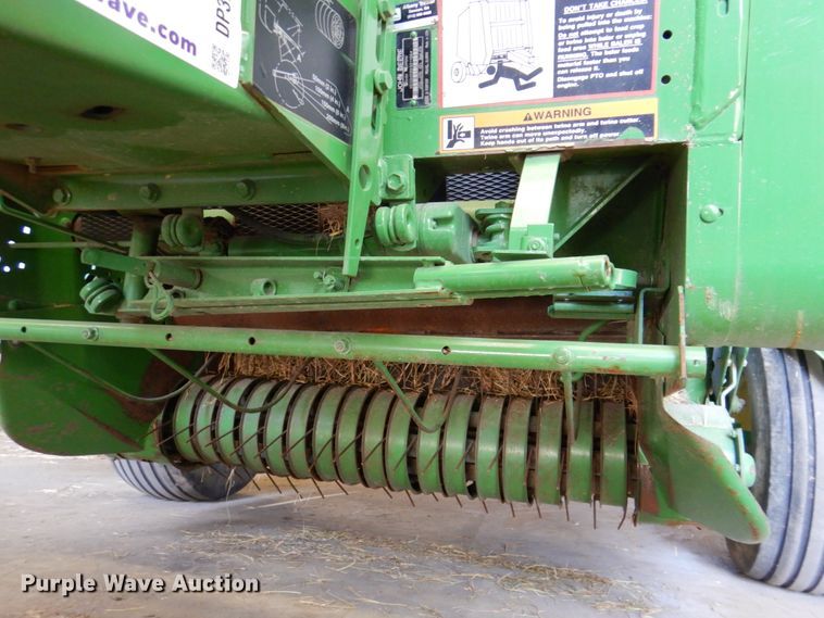 image for item DP3917 2007 John Deere 458  round baler
