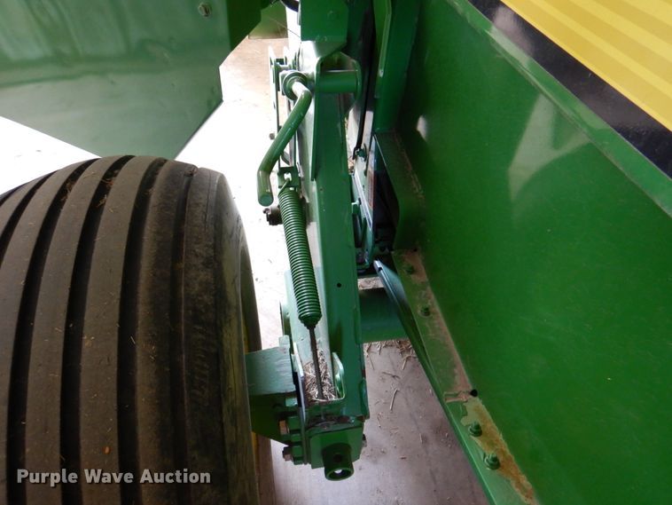 image for item DP3917 2007 John Deere 458  round baler