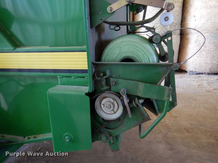 image for item DP3917 2007 John Deere 458  round baler