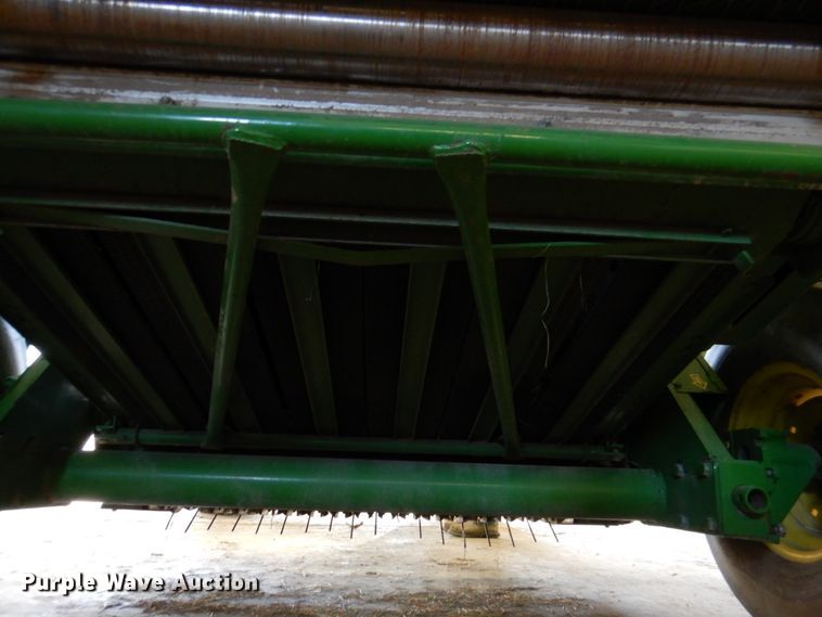 image for item DP3917 2007 John Deere 458  round baler