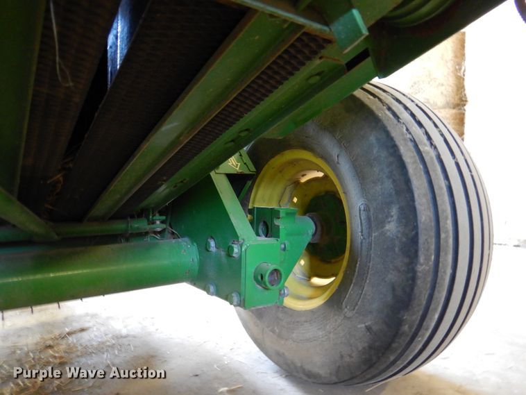 image for item DP3917 2007 John Deere 458  round baler
