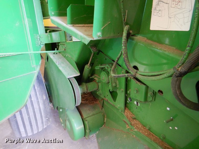 image for item DP3917 2007 John Deere 458  round baler