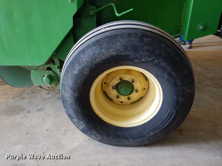 image for item DP3917 2007 John Deere 458  round baler