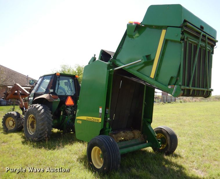 image for item DP3917 2007 John Deere 458  round baler