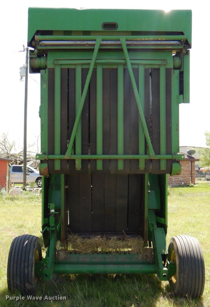 image for item DP3917 2007 John Deere 458  round baler