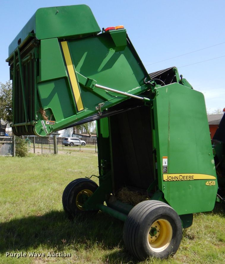image for item DP3917 2007 John Deere 458  round baler