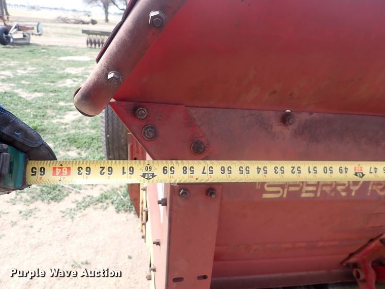 image for item DP4567 New Holland 516S  manure spreader