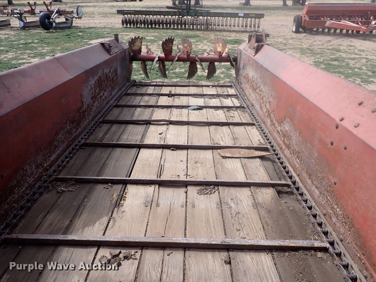 image for item DP4567 New Holland 516S  manure spreader