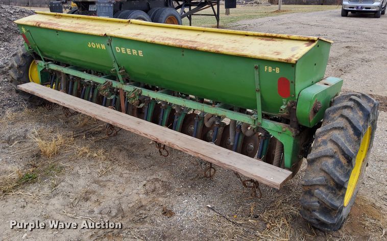 image for item DR0883 John Deere FB B  grain drill