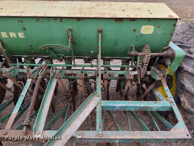 image for item DR0883 John Deere FB B  grain drill