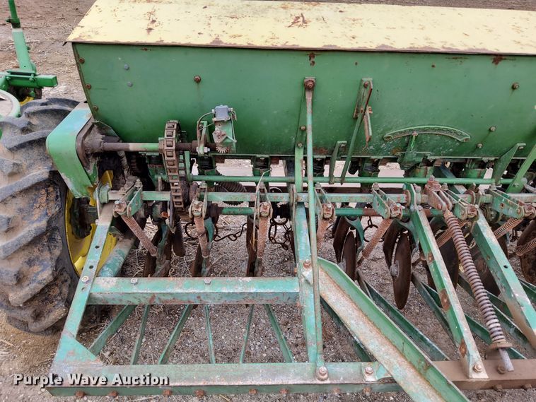 image for item DR0883 John Deere FB B  grain drill