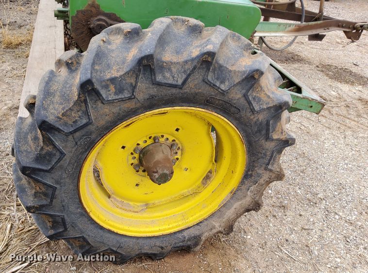 image for item DR0883 John Deere FB B  grain drill