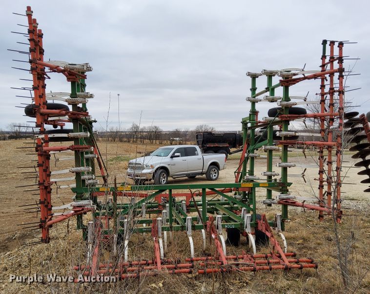 image for item DR0885 Glencoe 300  field cultivator
