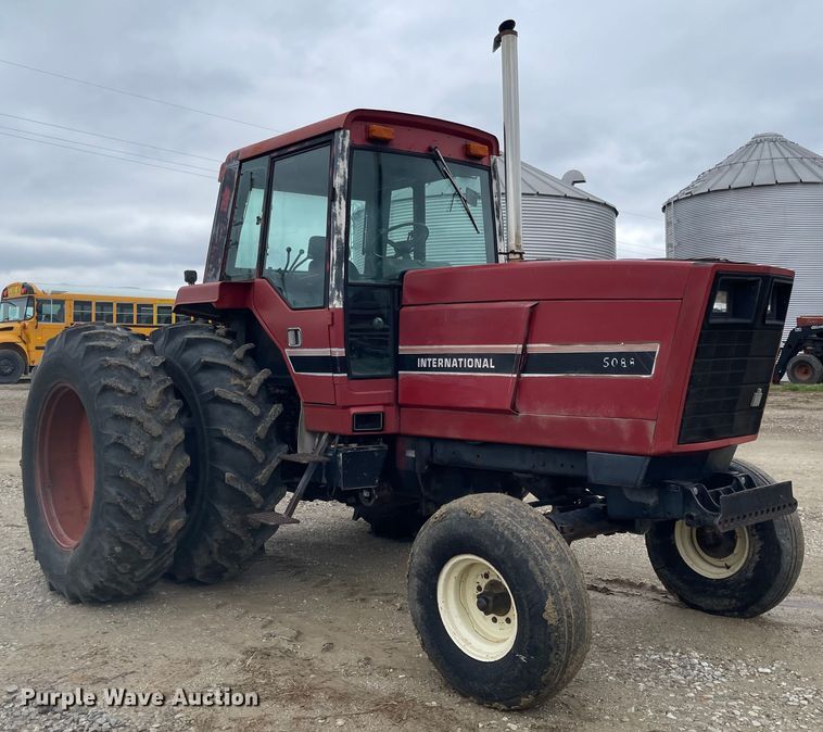 image for item FV9429 1983 International 5088  tractor