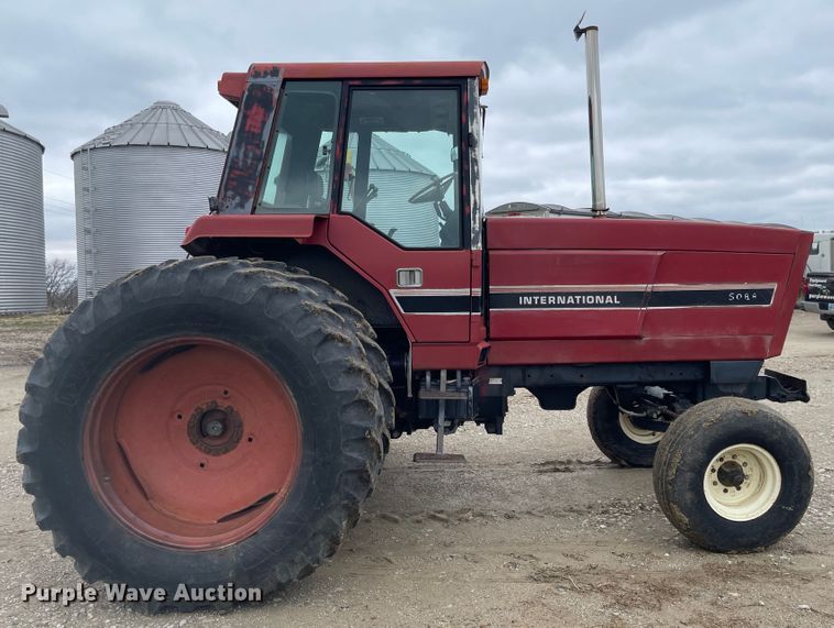 image for item FV9429 1983 International 5088  tractor