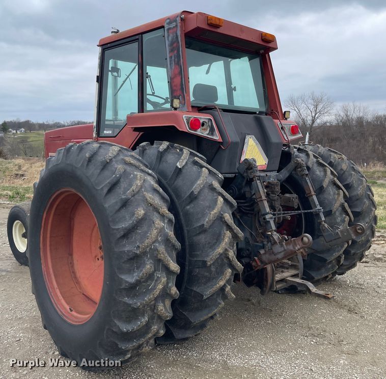 image for item FV9429 1983 International 5088  tractor