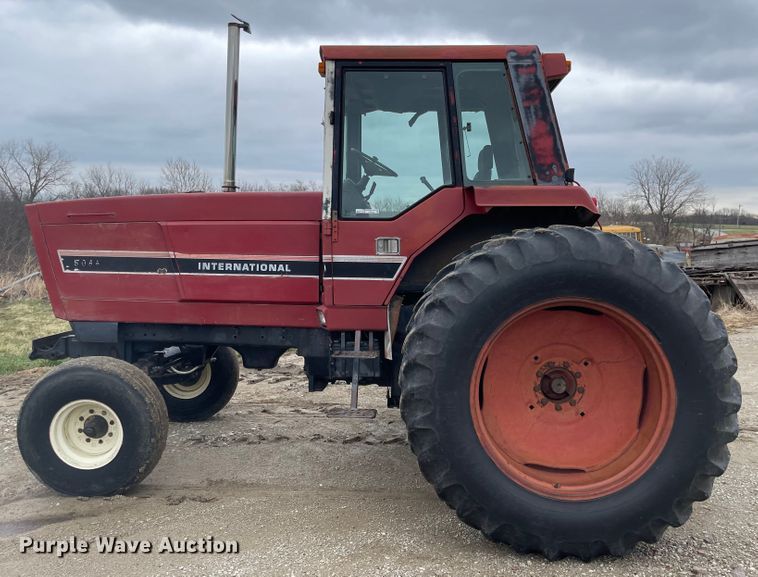 image for item FV9429 1983 International 5088  tractor