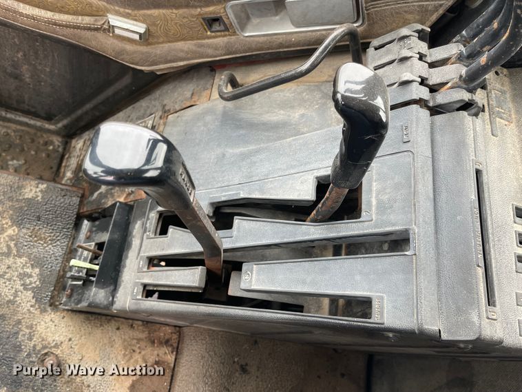 image for item FV9429 1983 International 5088  tractor