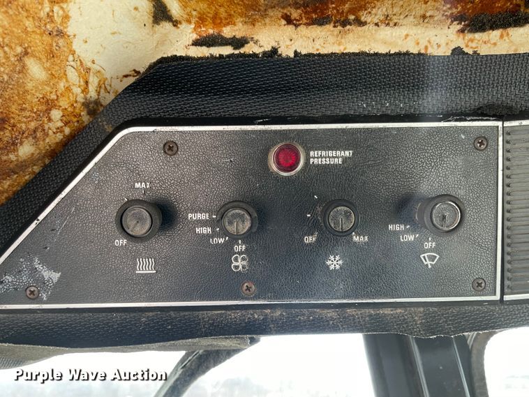 image for item FV9429 1983 International 5088  tractor