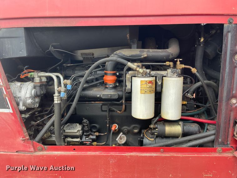 image for item FV9429 1983 International 5088  tractor