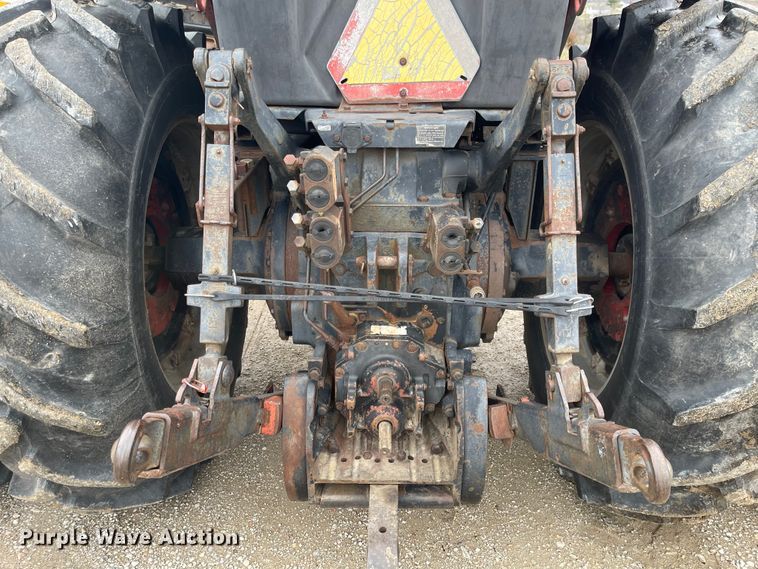 image for item FV9429 1983 International 5088  tractor