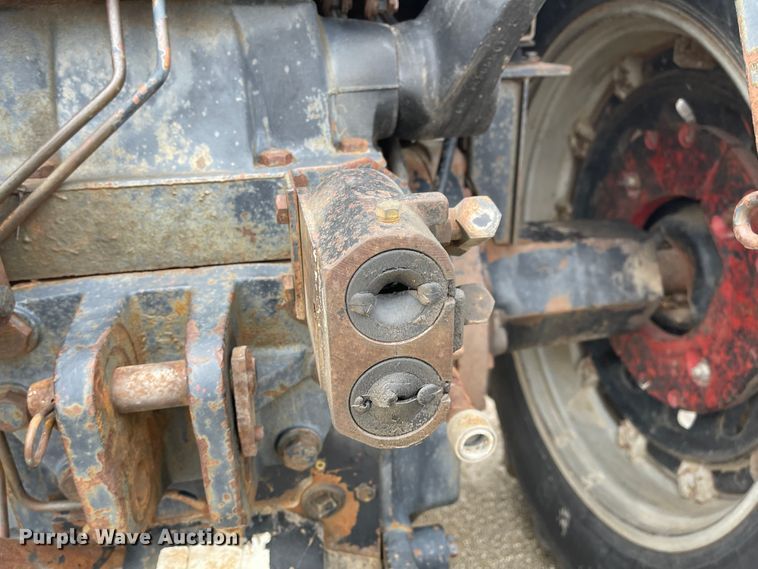 image for item FV9429 1983 International 5088  tractor