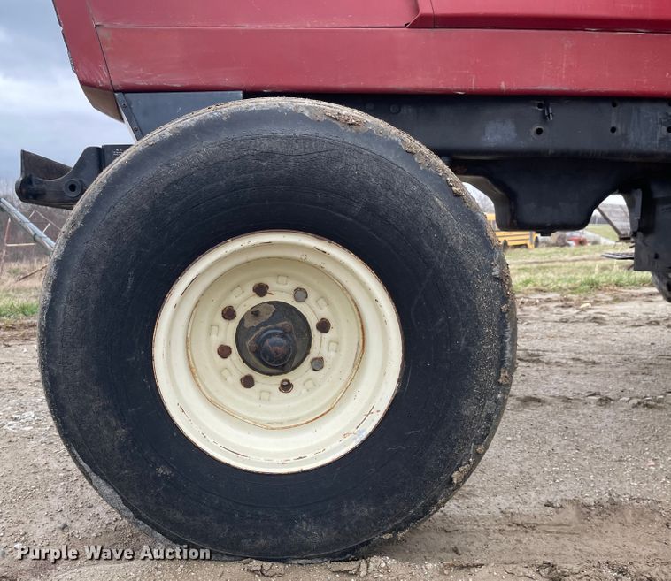 image for item FV9429 1983 International 5088  tractor