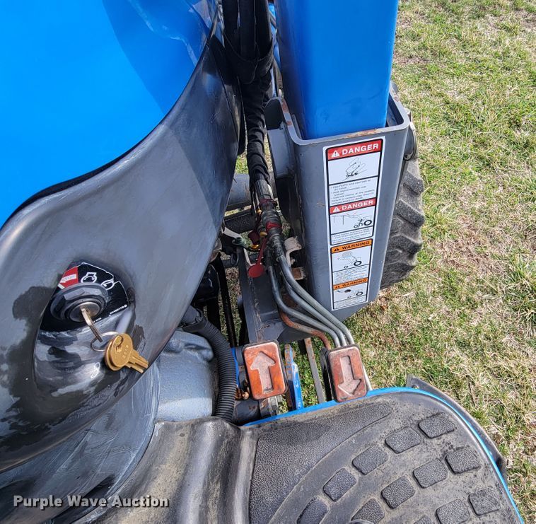 image for item HF9312 New Holland TC40D  tractor